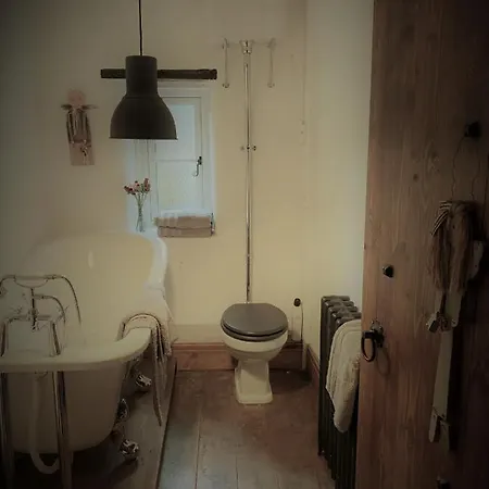 The Mad Hatter * Buckden (North Yorkshire)