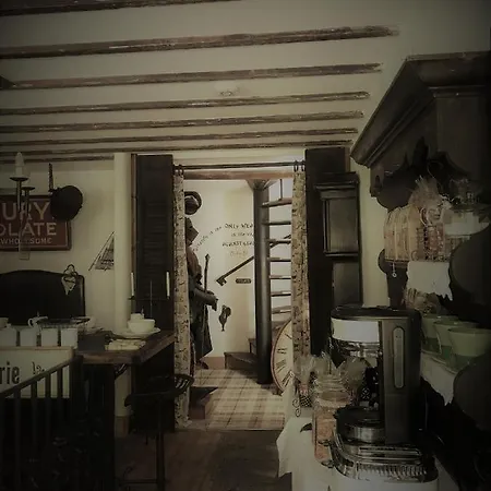 The Mad Hatter * Buckden (North Yorkshire)